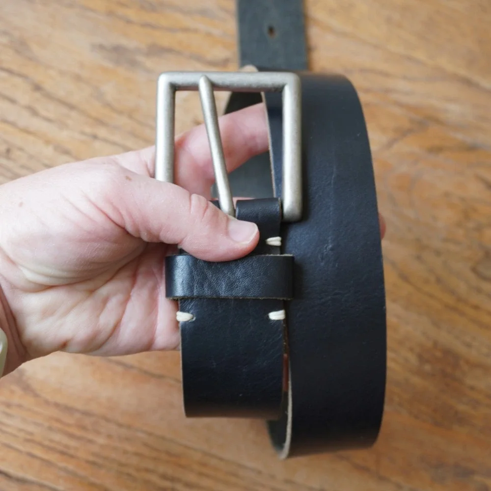 Mens Size Medium Genuine Leather Belt Black Casual Rugged Matte Silver Buckle